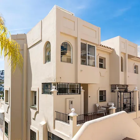 La Quinta Hills - Modern Andalusian-style With Rooftop Terrace Holiday home *